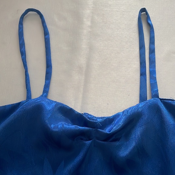 Beautiful dress with cape to match. - Picture 5 of 6